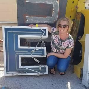 Meet your Posher, Eva